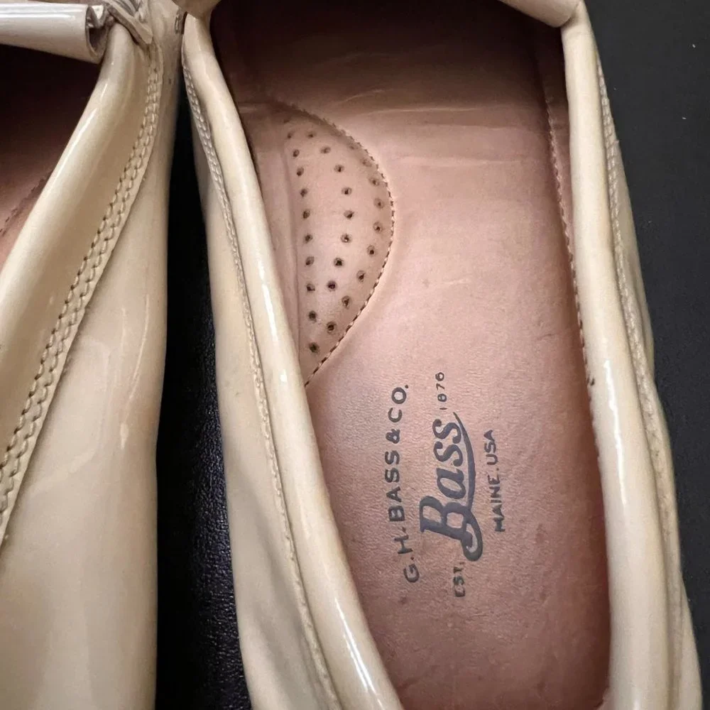 Bass cream leather loafer flats size 5 with knitted fringe